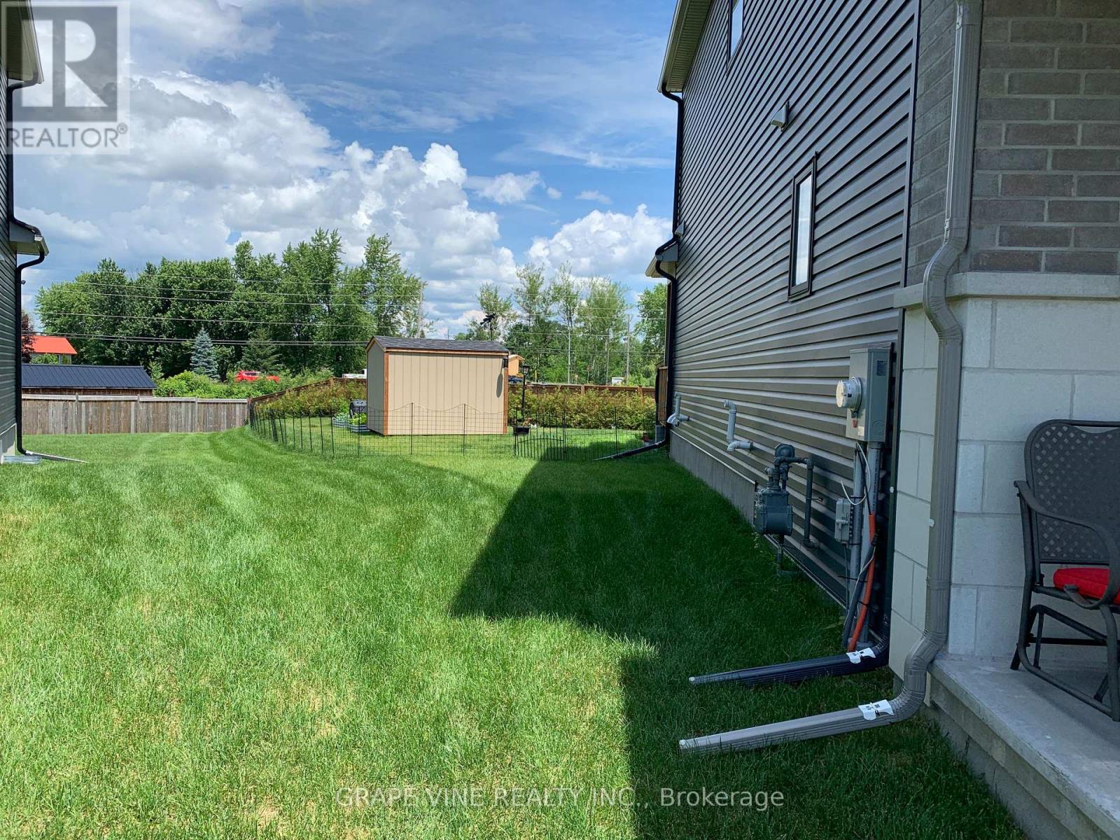 650 FISHER STREET - 4
