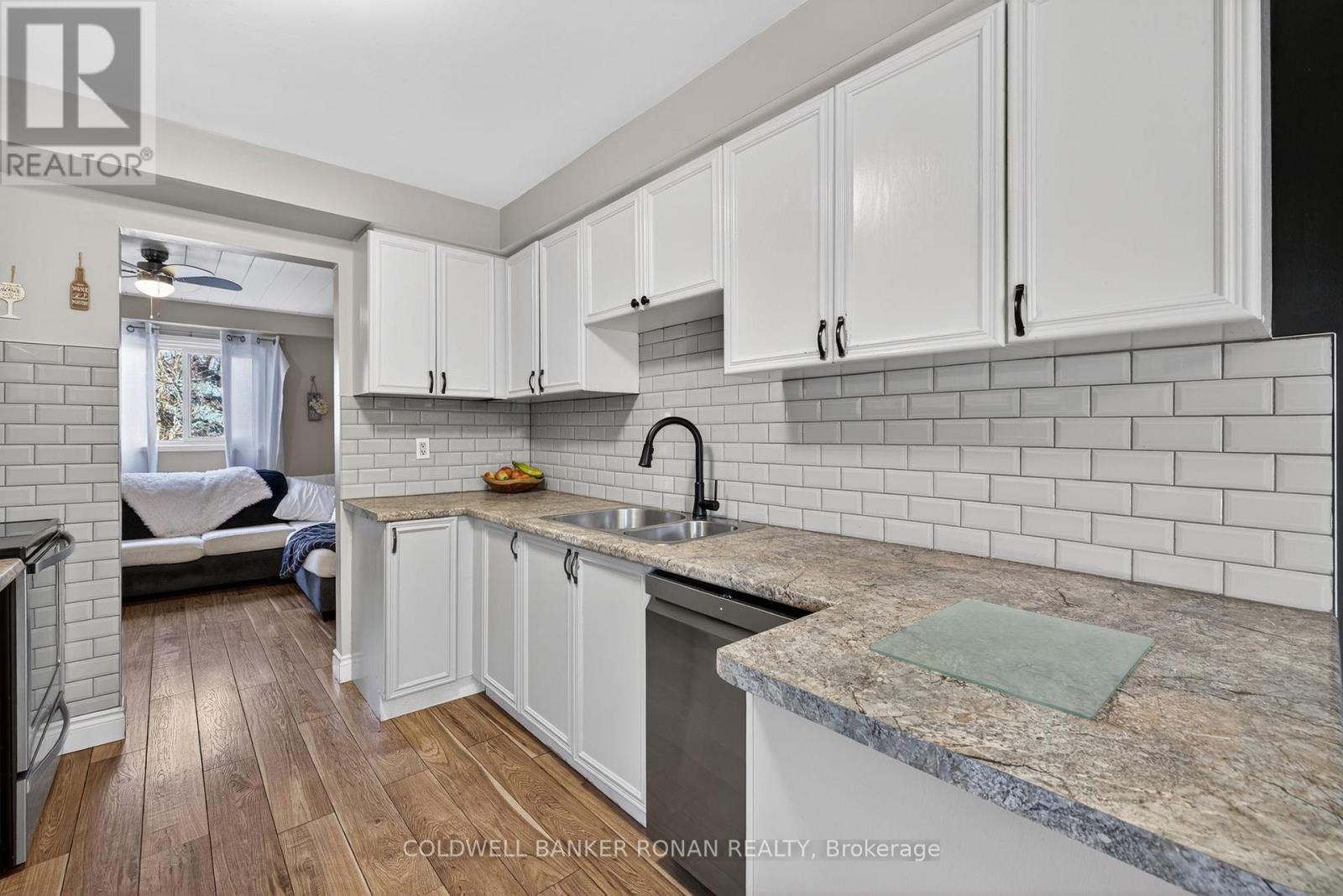 148 TUPPER STREET E - 10
