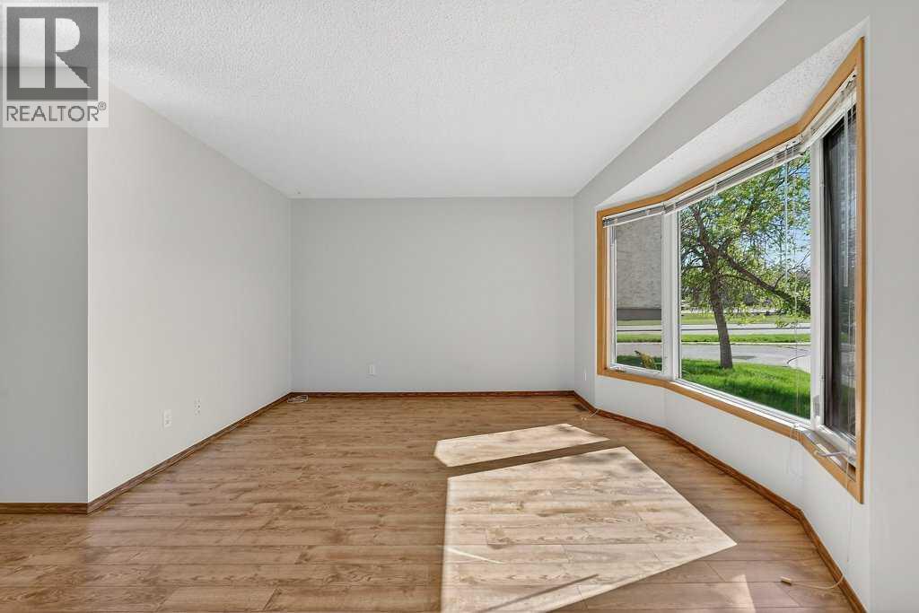 3304 Temple Way NE - photo 3