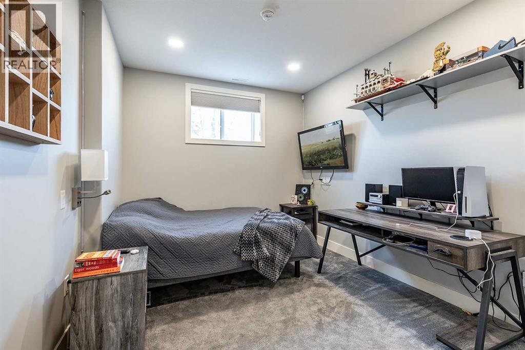 480 7 Street - 37