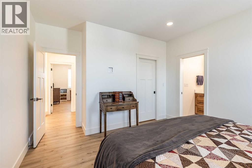 480 7 Street - 27