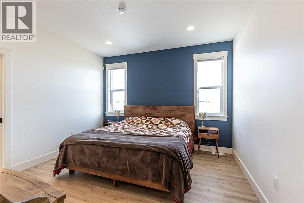 480 7 Street - 25