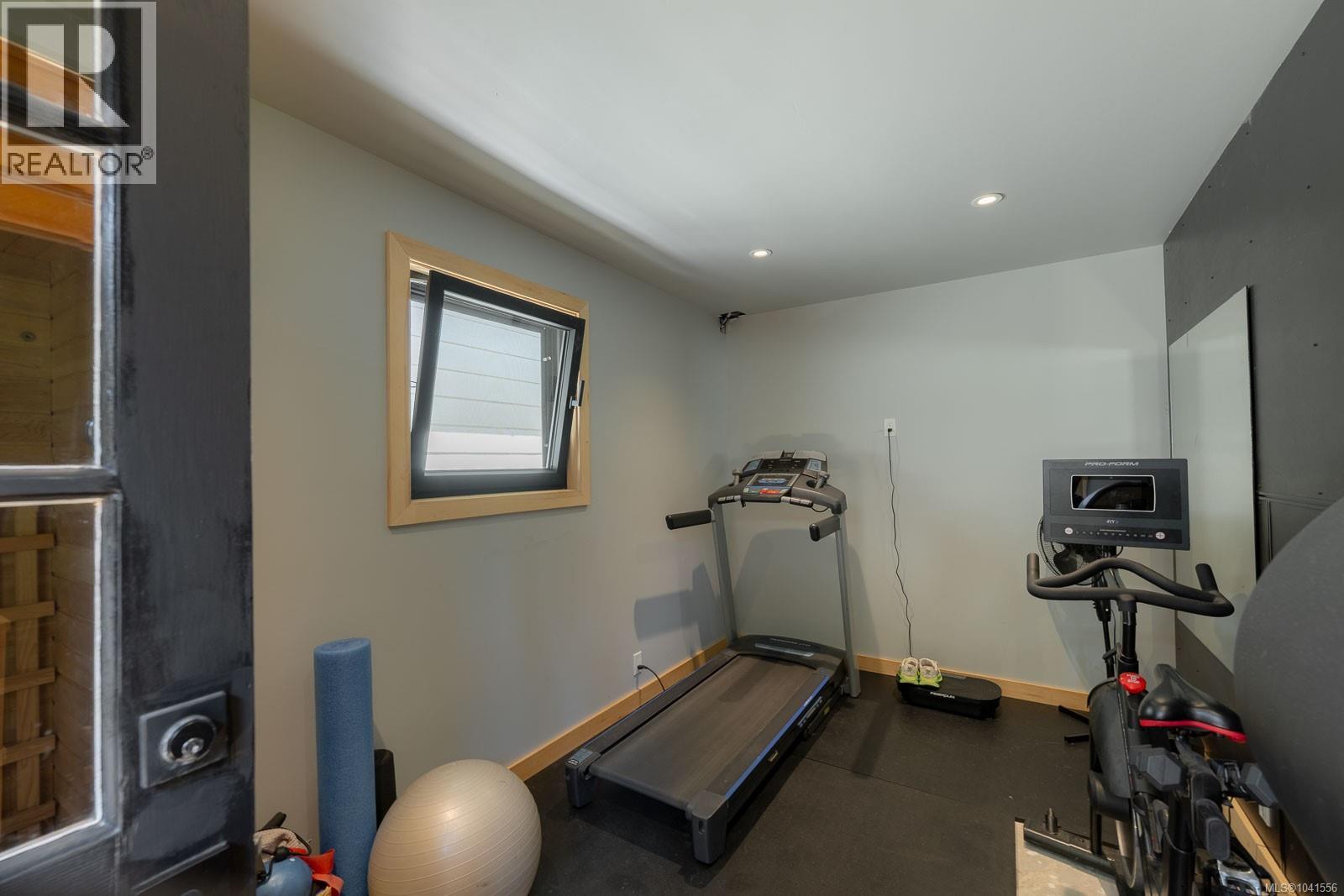 5546 Woodland Cres W - Image 62