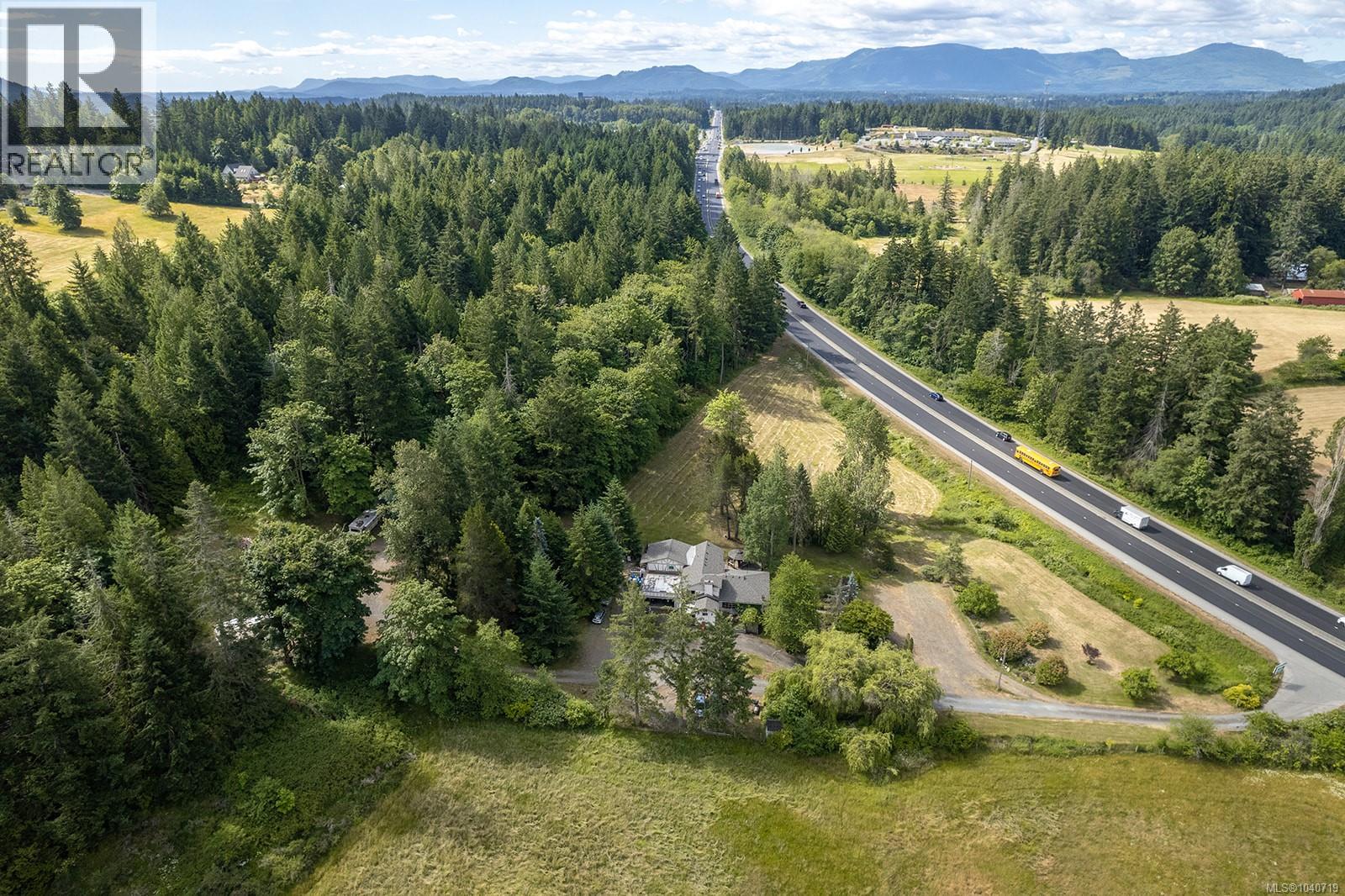 7621 Trans Canada Hwy - 1