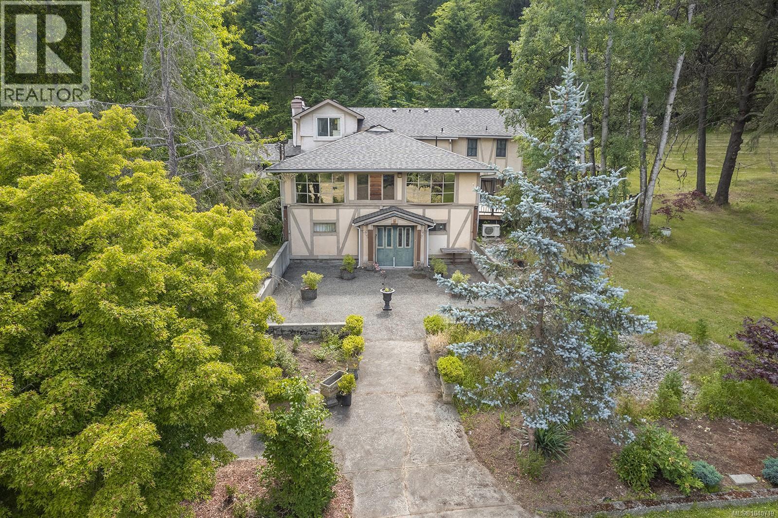 7621 Trans Canada Hwy - 41