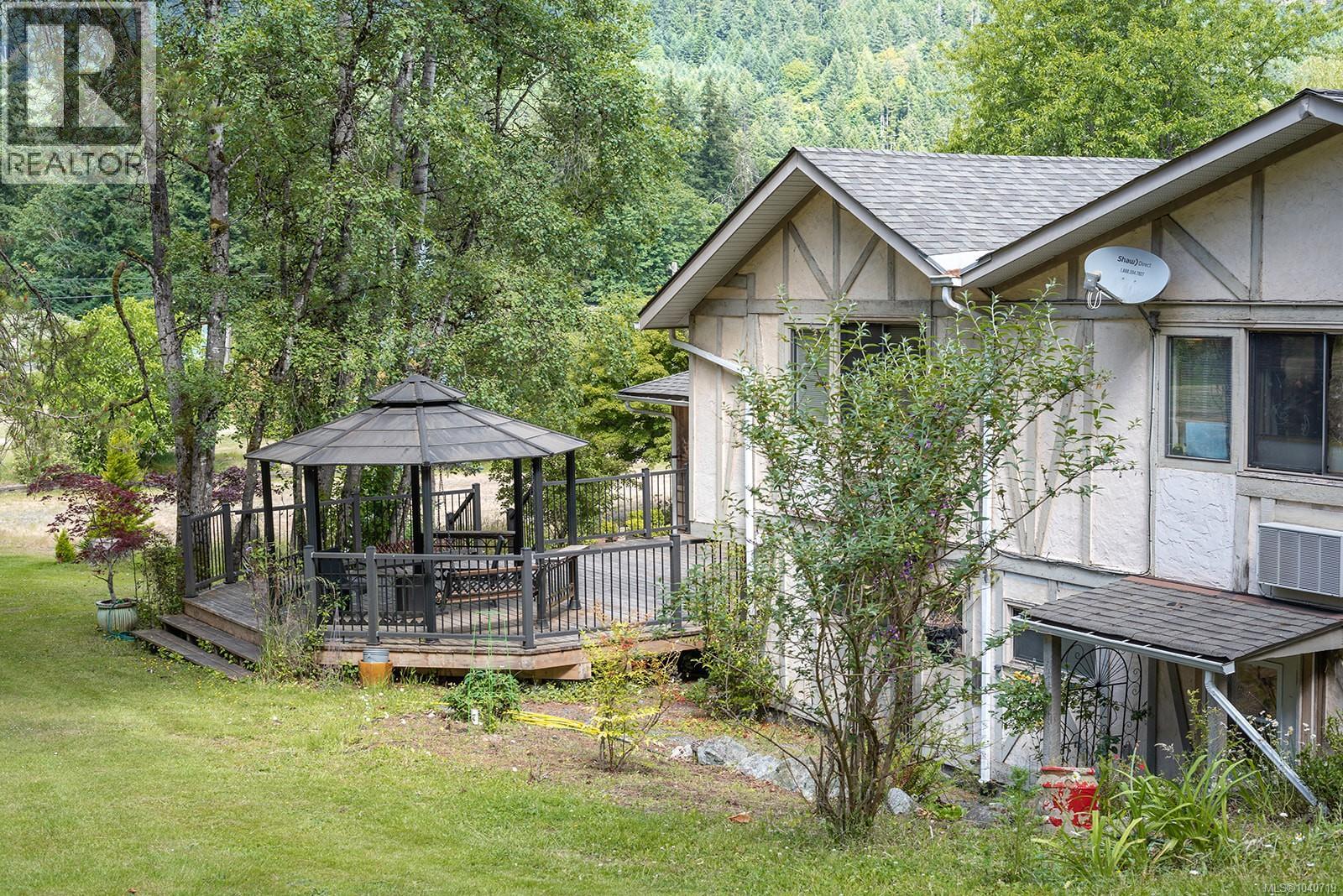 7621 Trans Canada Hwy - 47