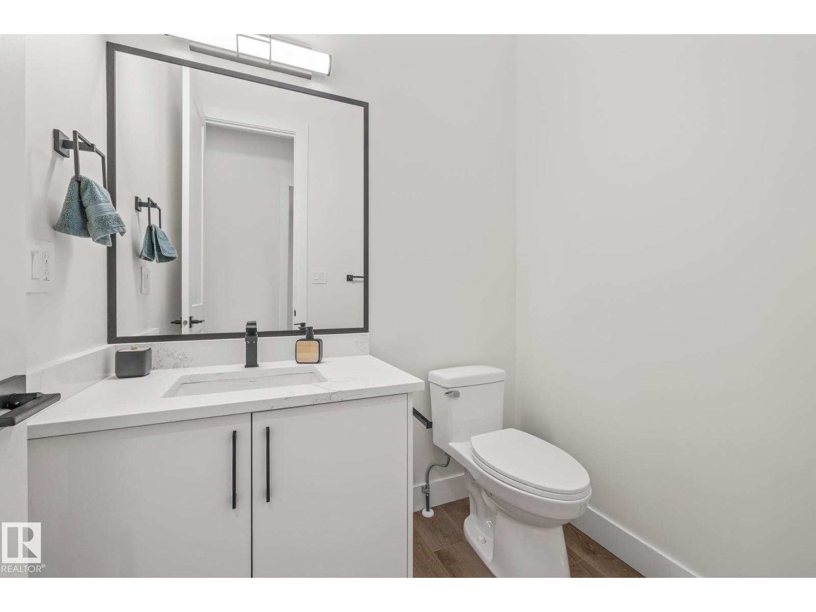 132 EDGEWATER CI - 14