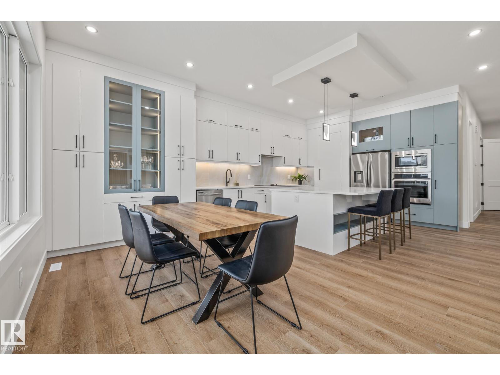 132 EDGEWATER CI - 26