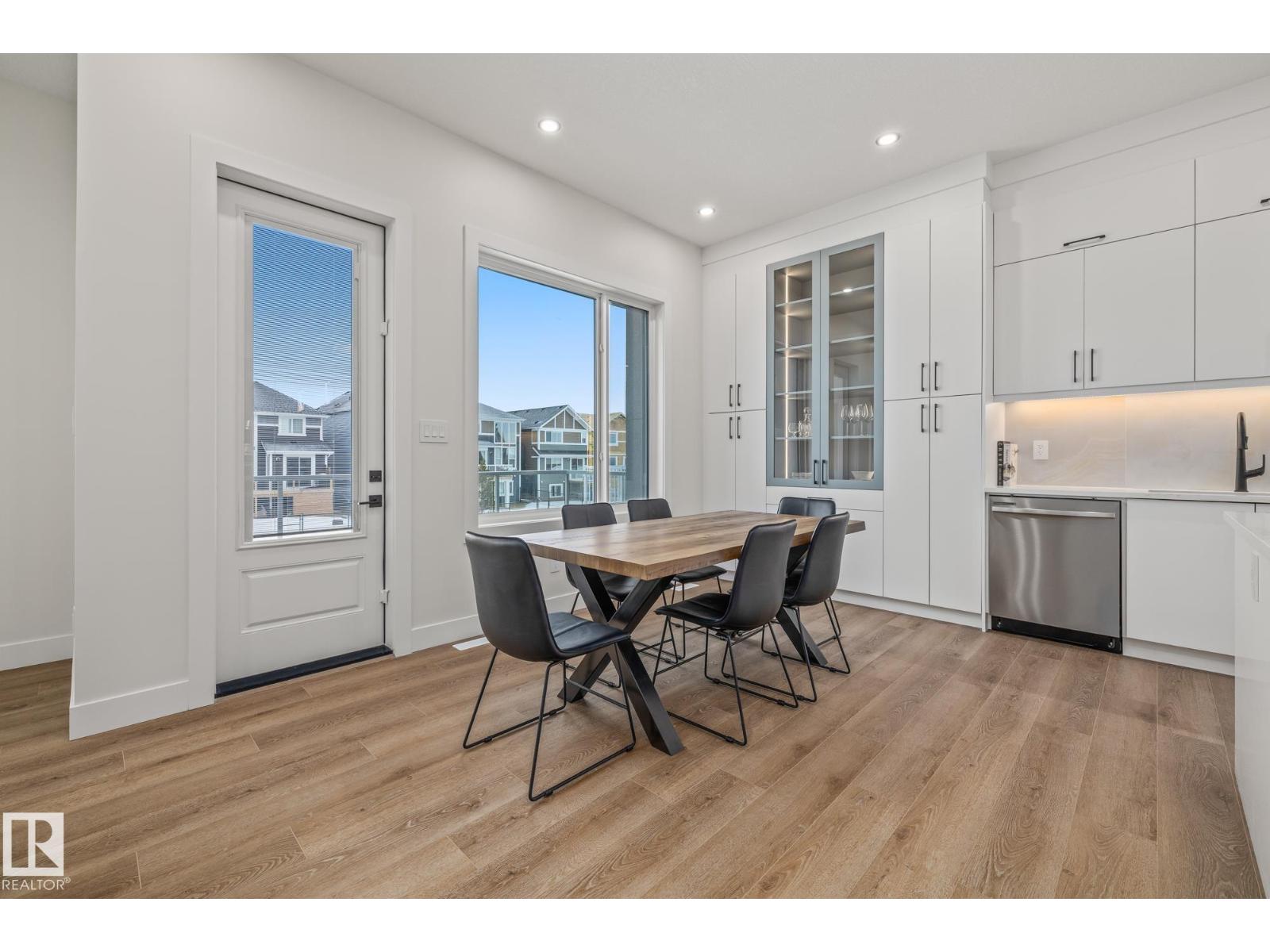 132 EDGEWATER CI - 27
