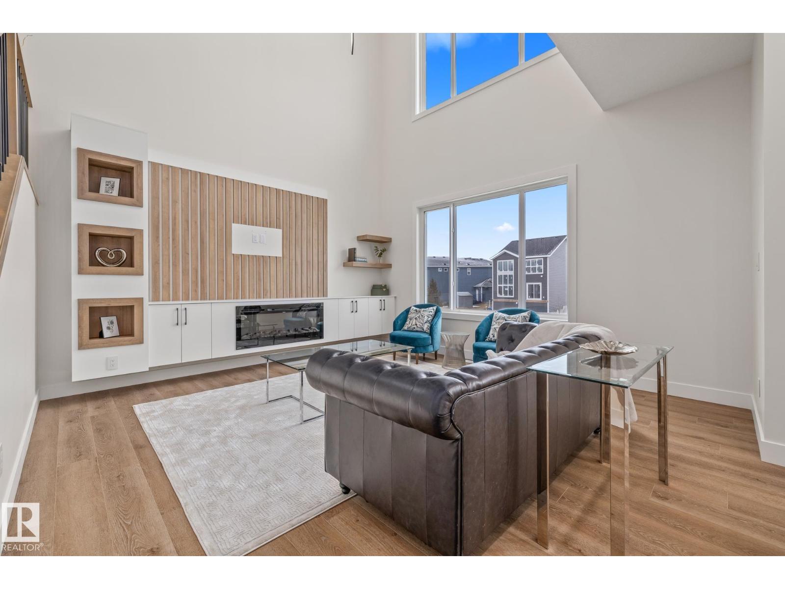 132 EDGEWATER CI - 28