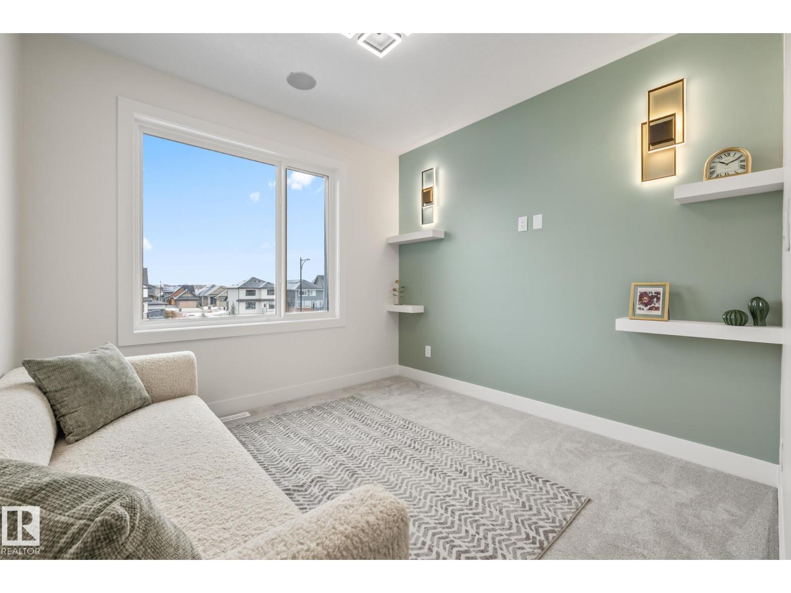 132 EDGEWATER CI - 50