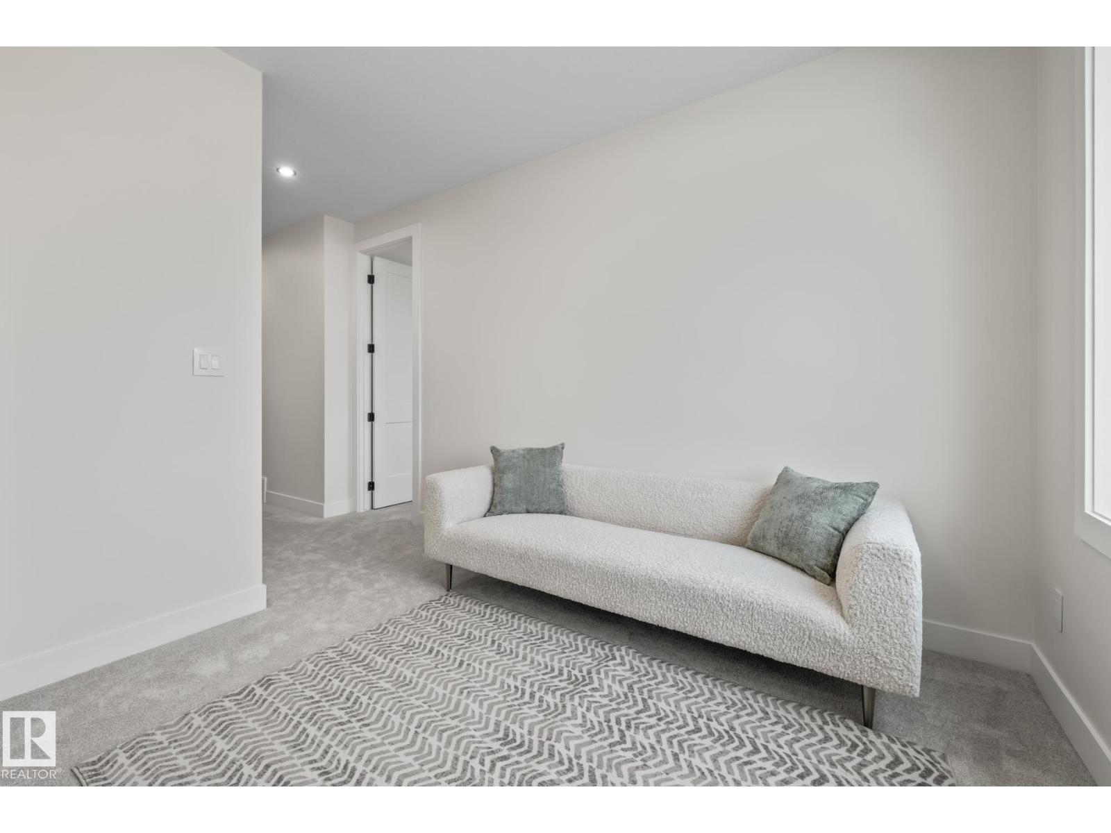 132 EDGEWATER CI - 51