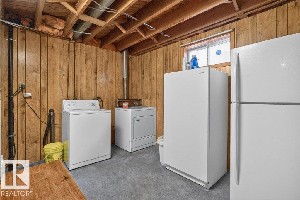 8424 70 ST NW — photo 30
