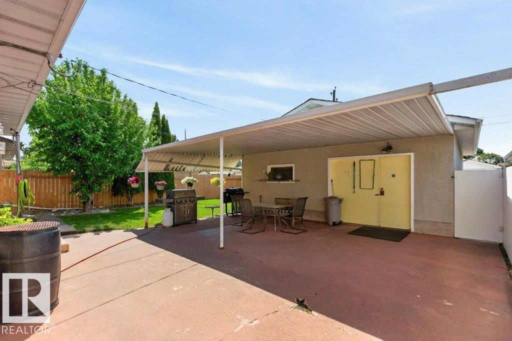 8424 70 ST NW — photo 32