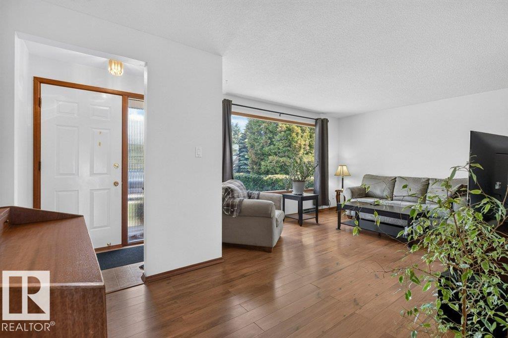 8424 70 ST NW - photo 5