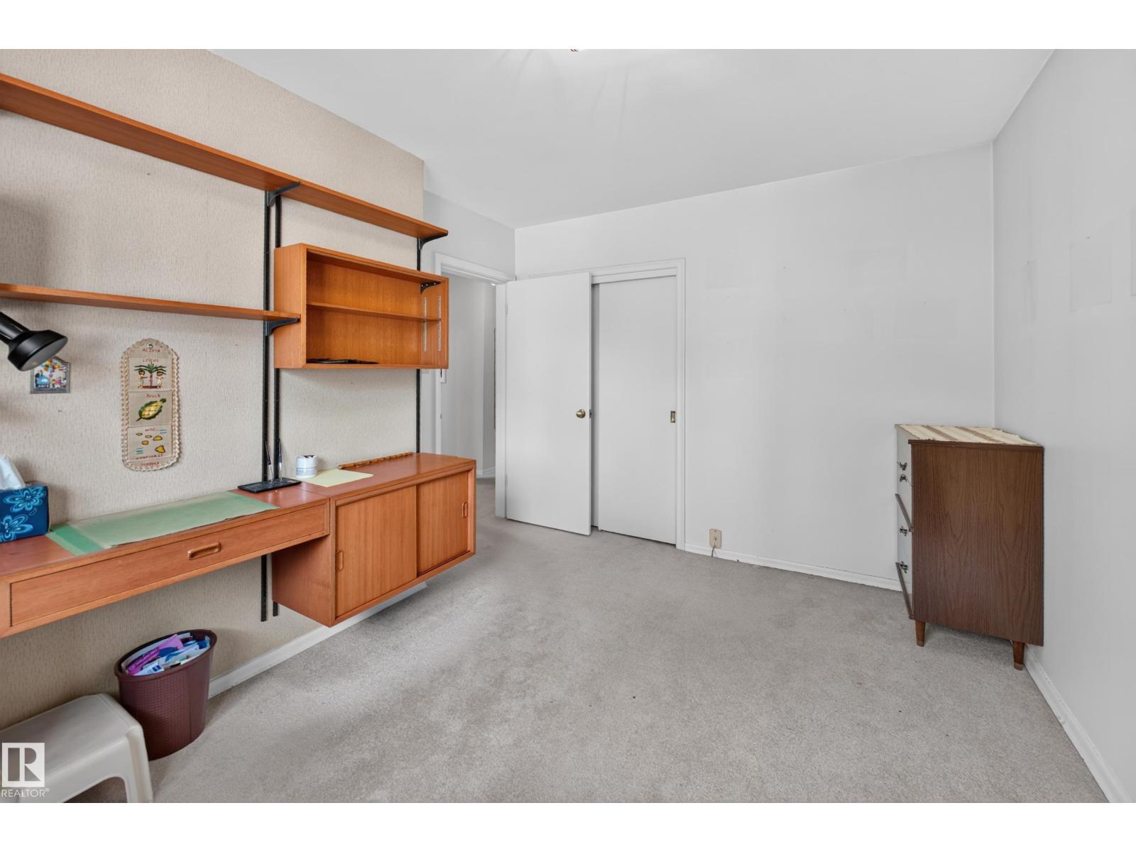 7704 104 AV NW - 29