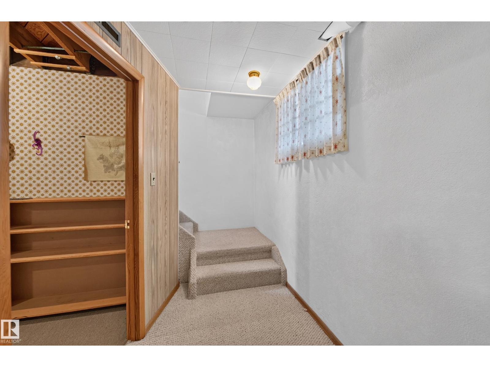 7704 104 AV NW - 34