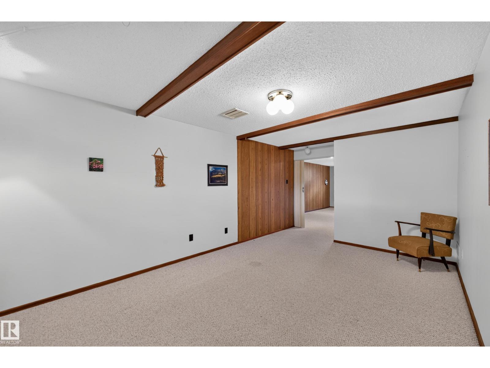 7704 104 AV NW - 37