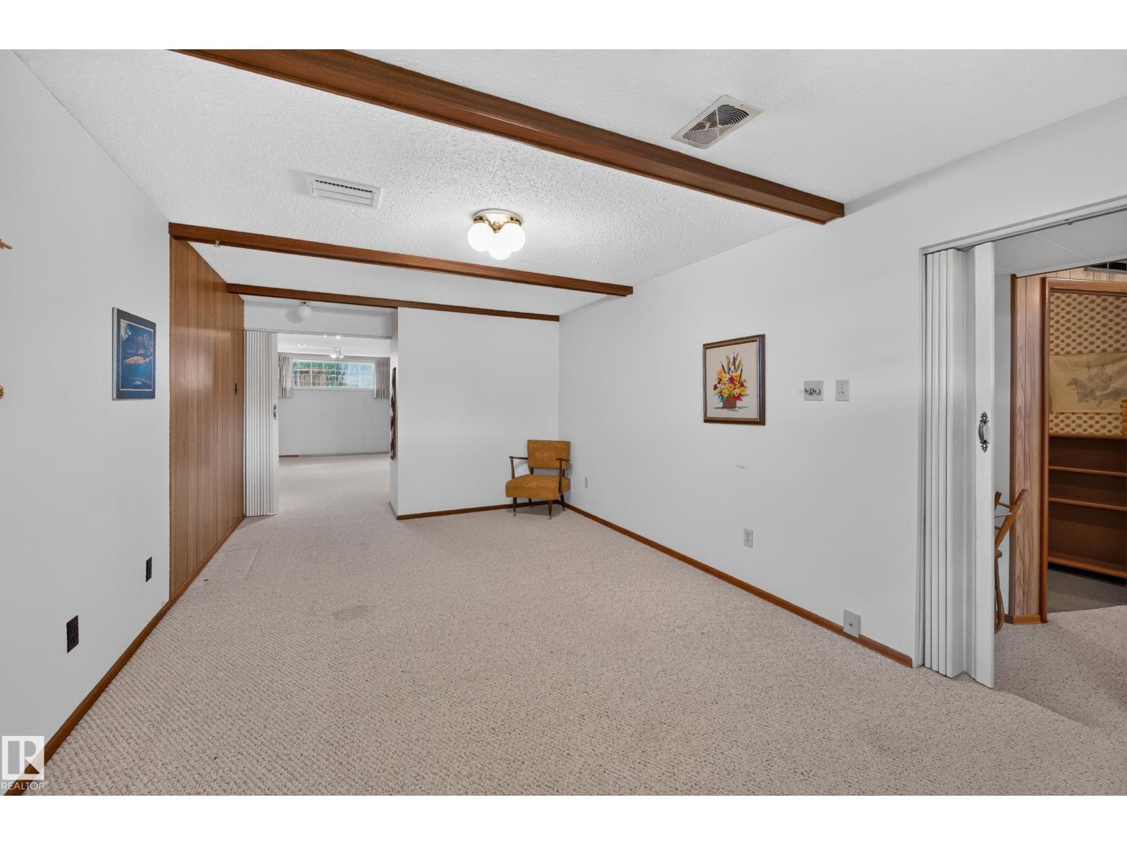 7704 104 AV NW - 39