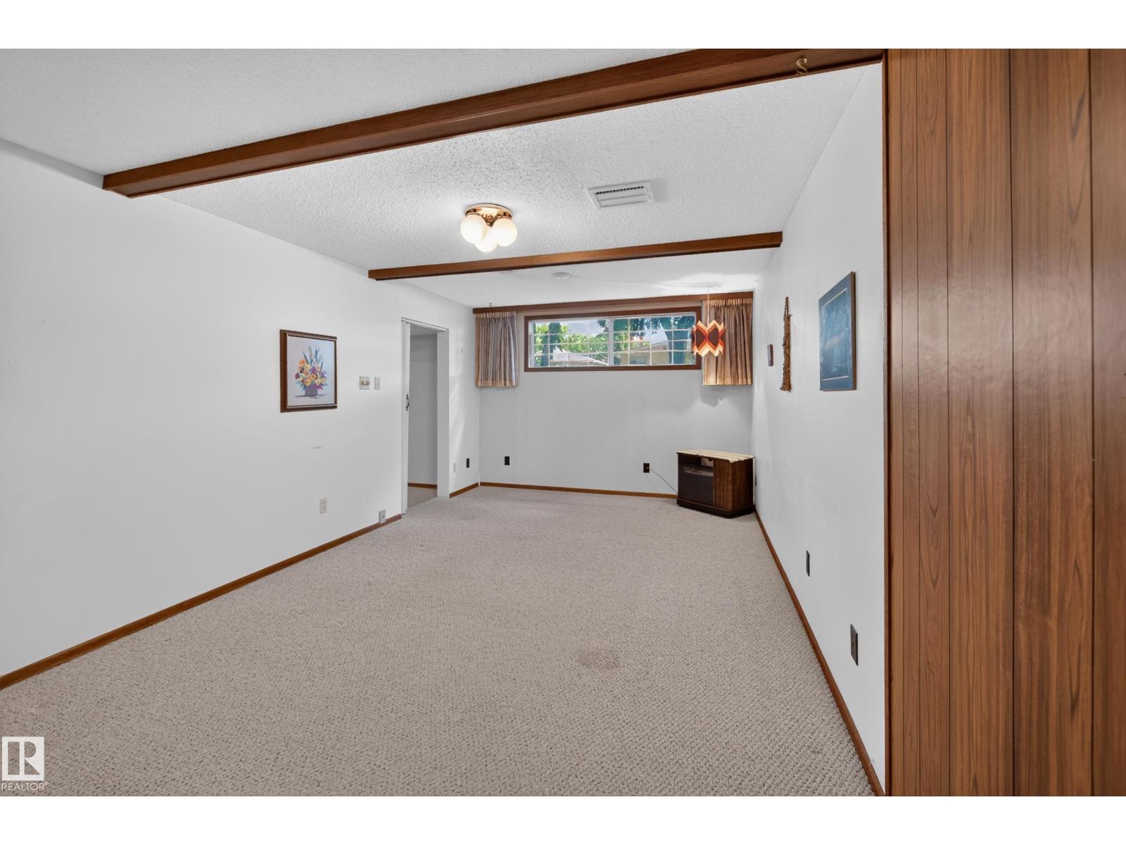 7704 104 AV NW - 38