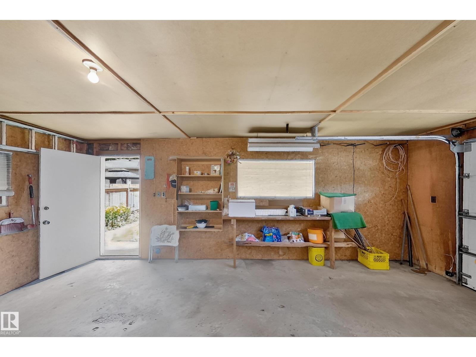 7704 104 AV NW - 62