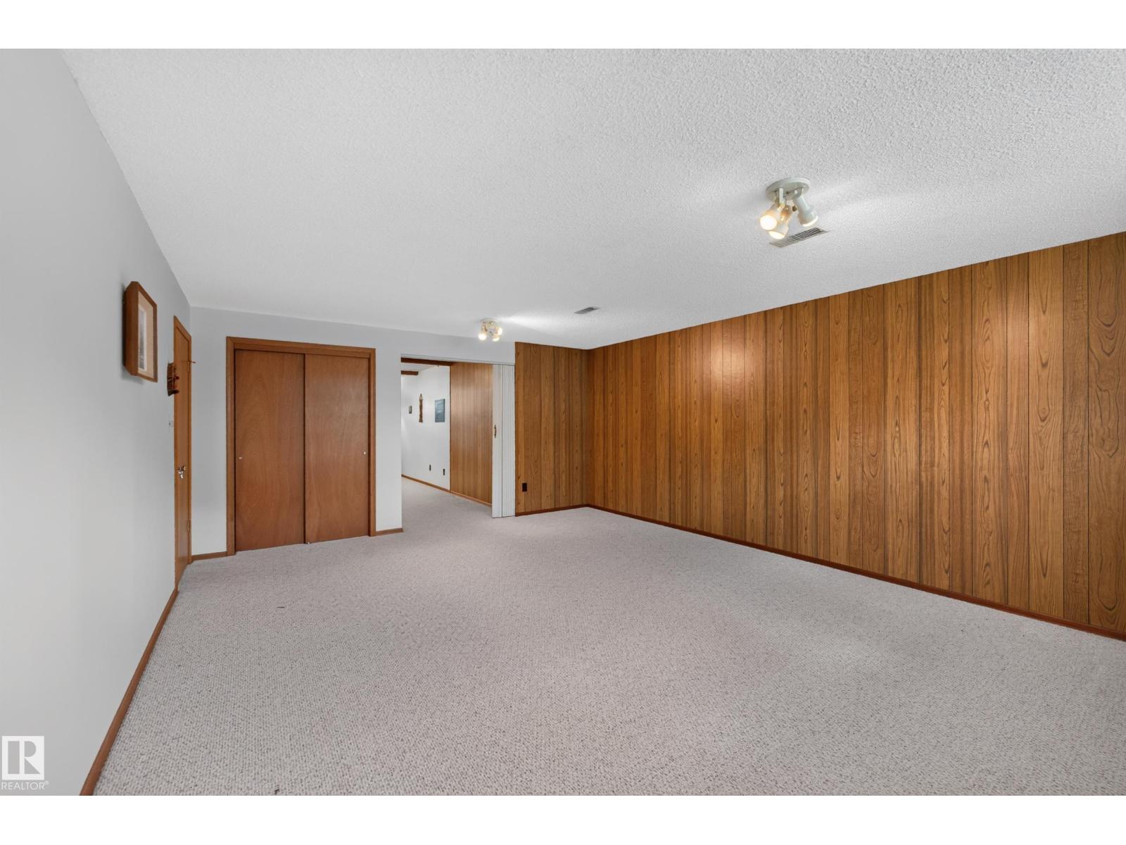 7704 104 AV NW - 42