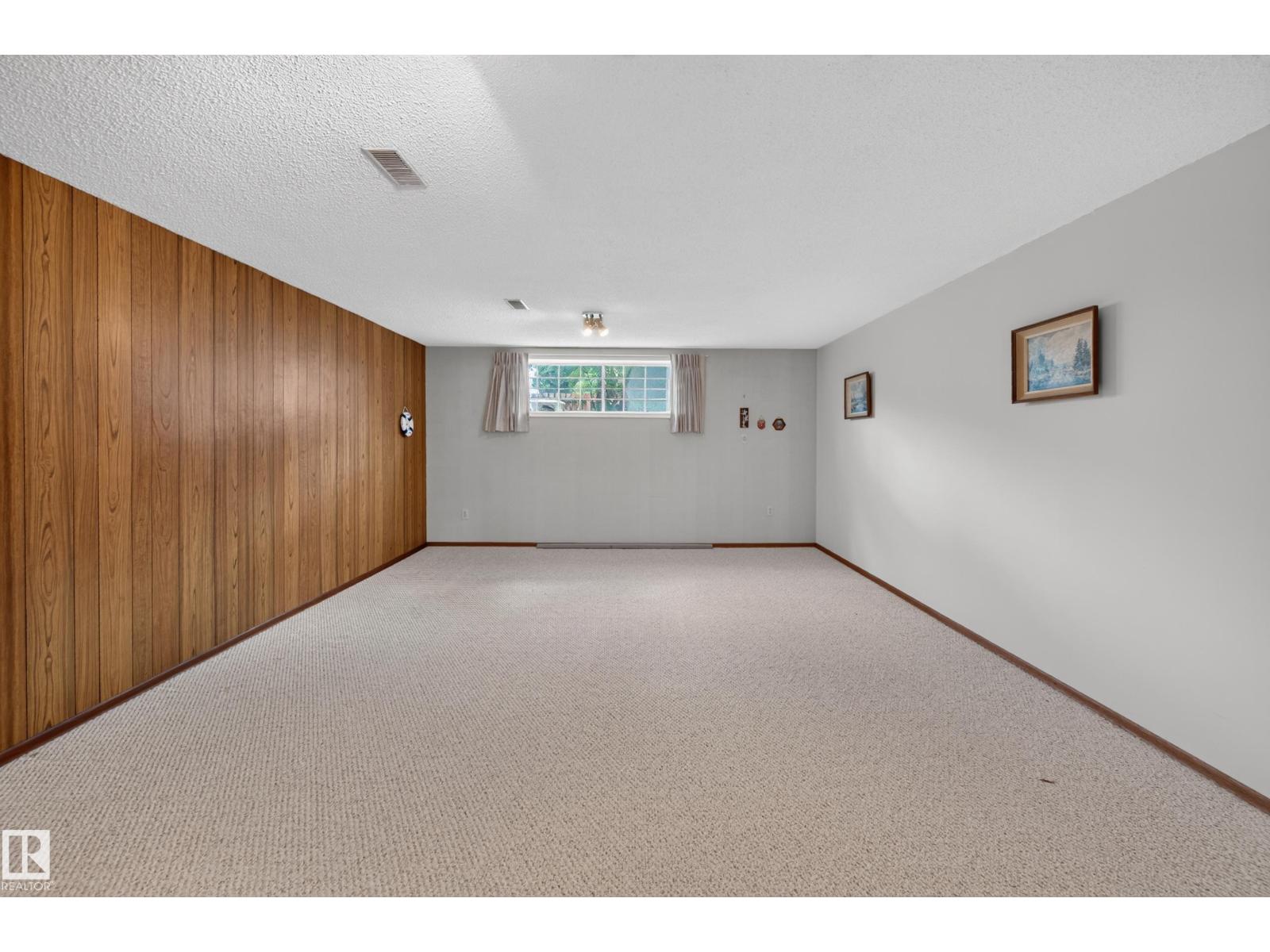 7704 104 AV NW - 45