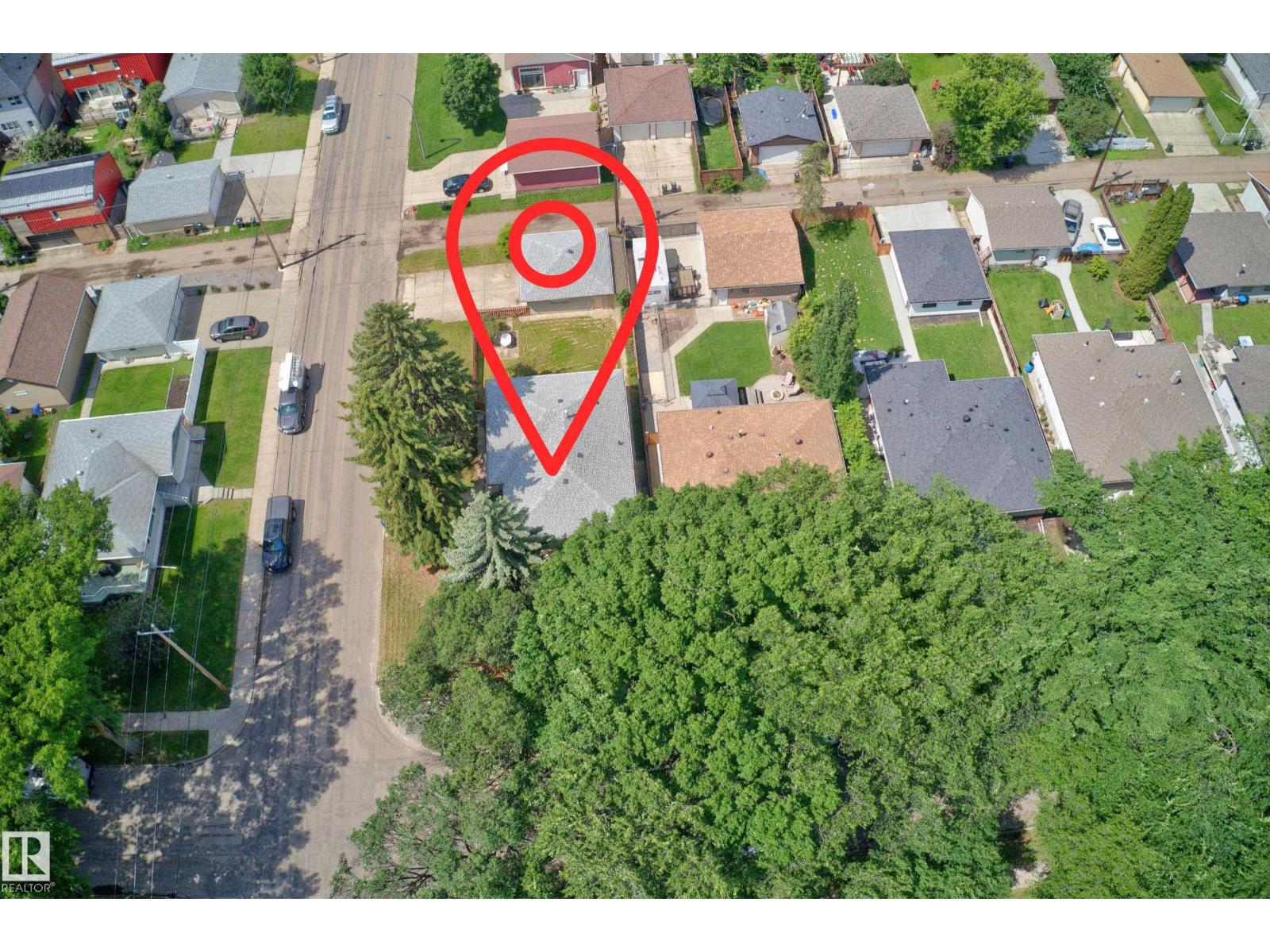 7704 104 AV NW - 71