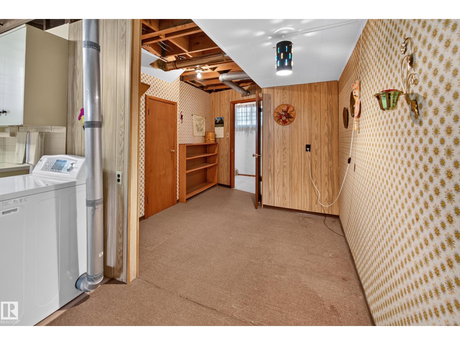 7704 104 AV NW - 51