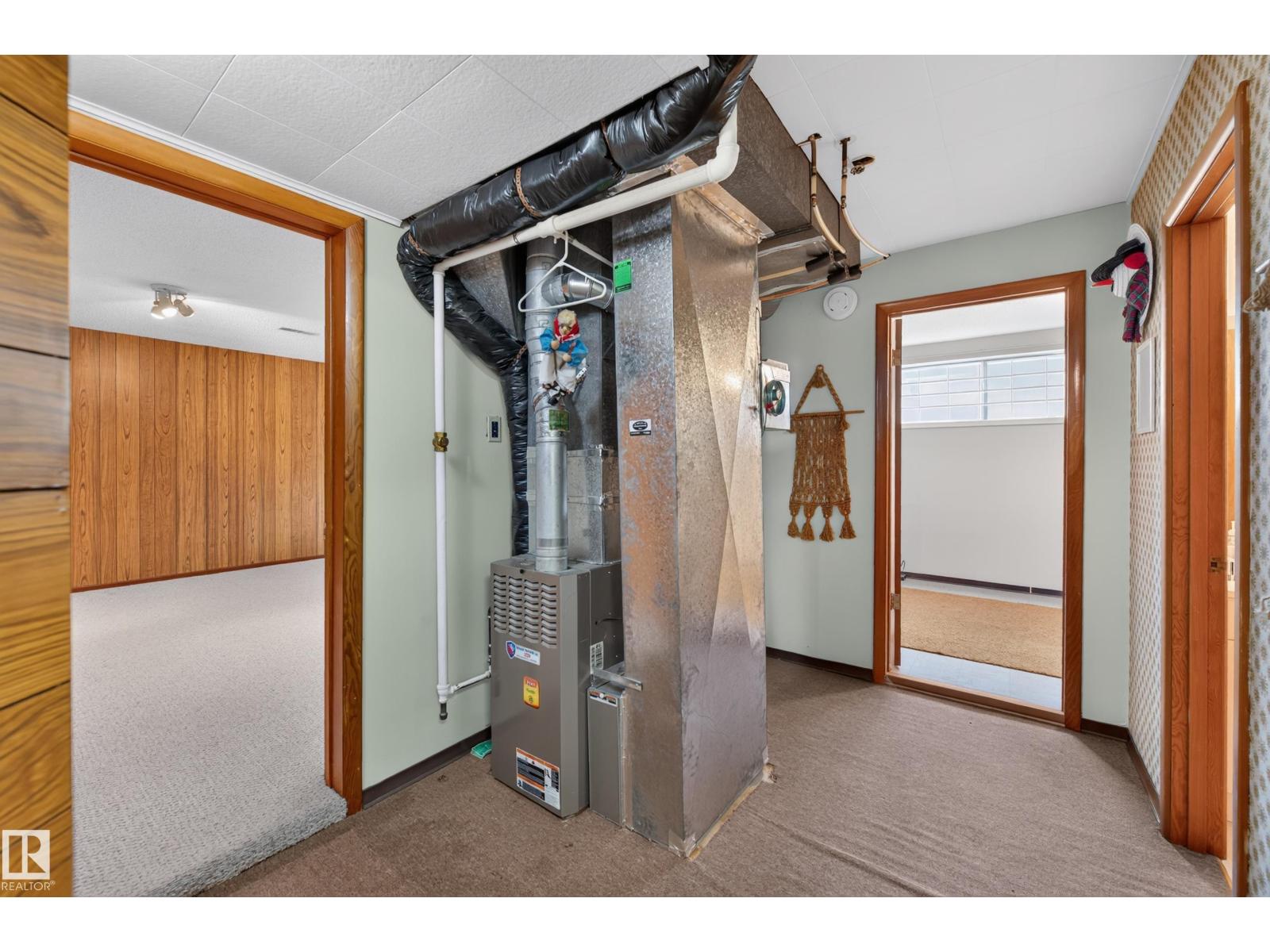 7704 104 AV NW - 54