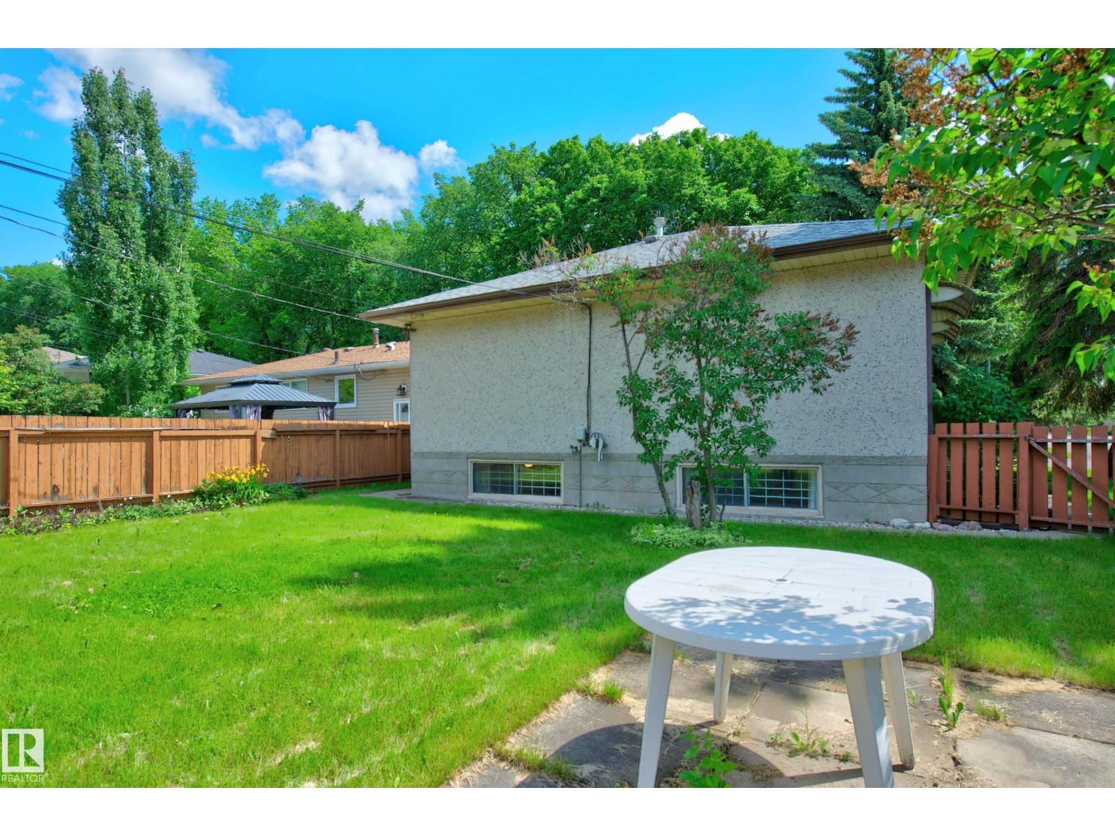 7704 104 AV NW - 66