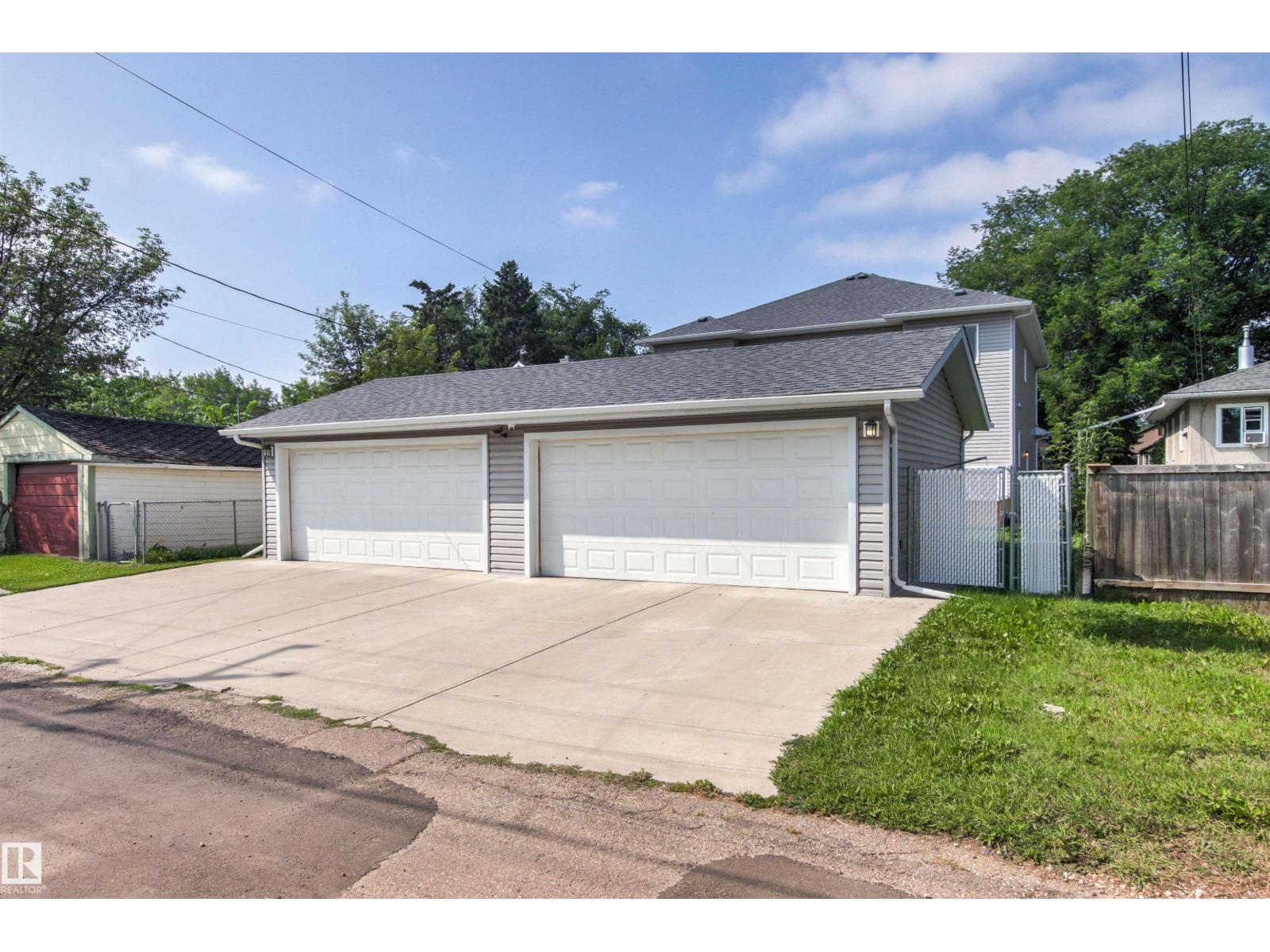 12223 101 Street NW - Photo 37