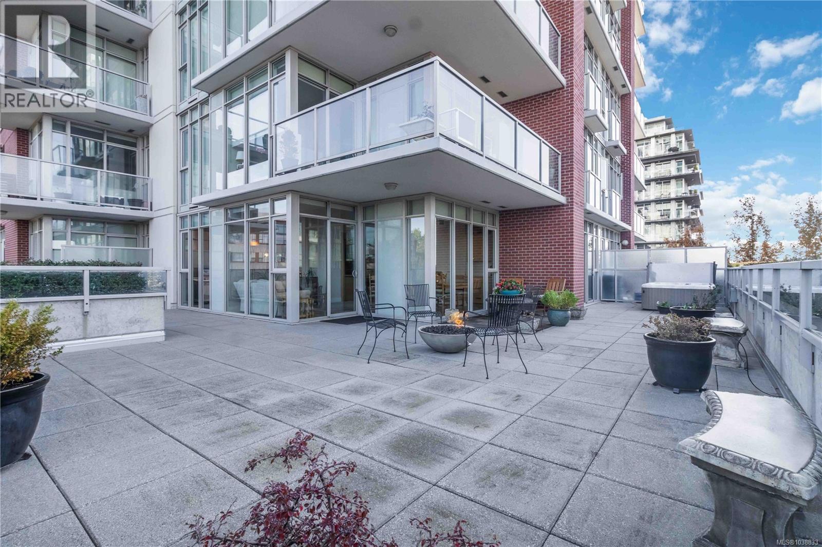 #303 83 Saghalie Rd - 24
