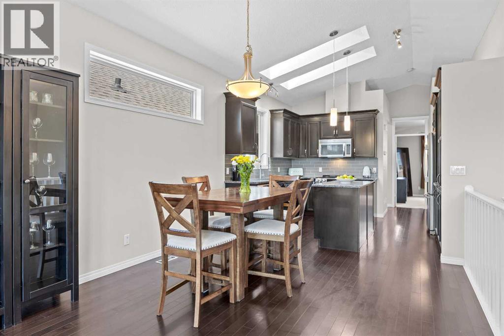 Vaulted ceilings with 2 skylights