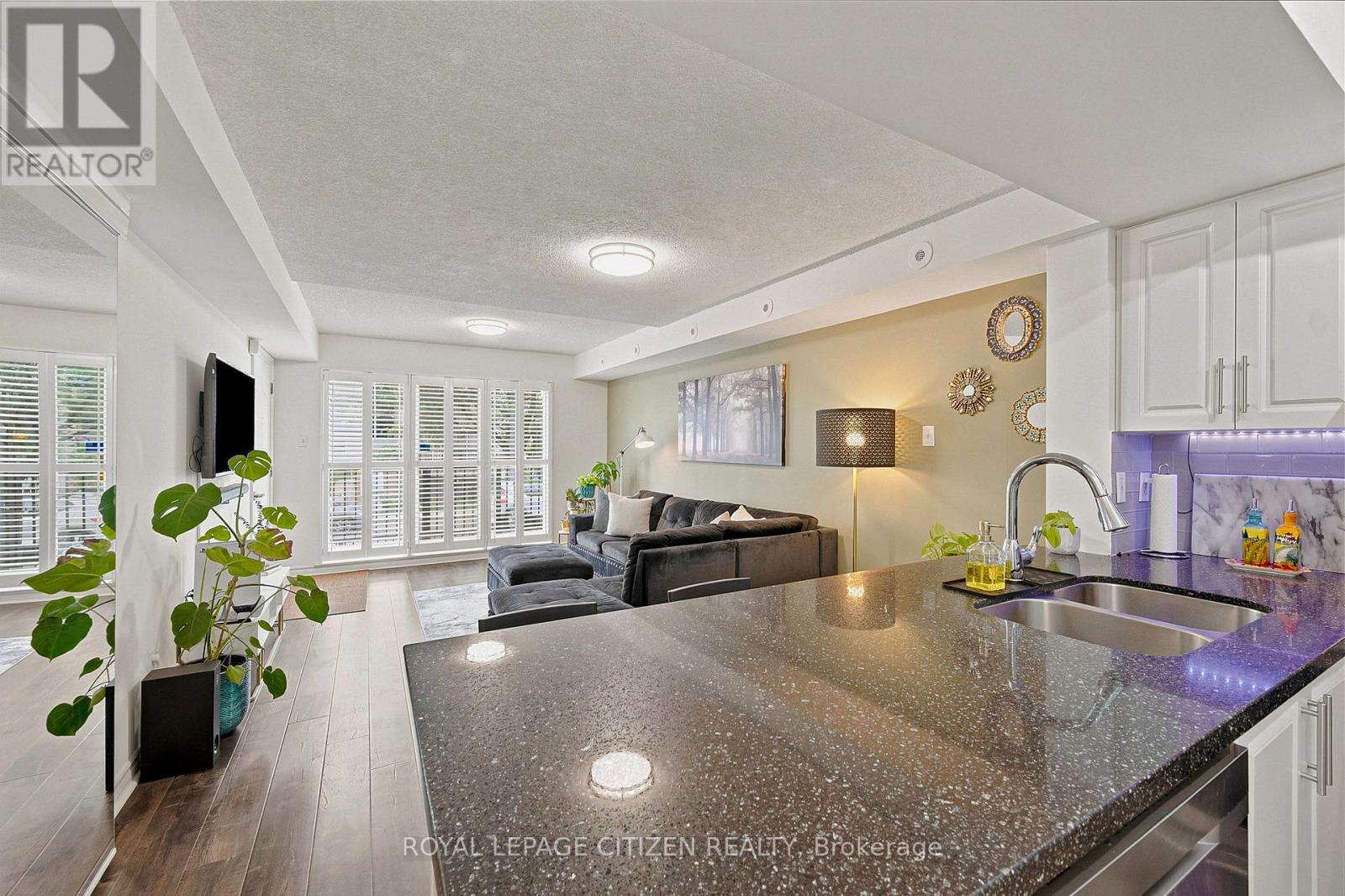 #2048 75 GEORGE APPLETON WAY - 11