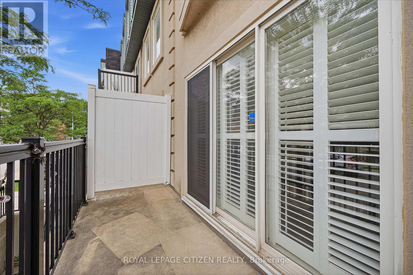 #2048 75 GEORGE APPLETON WAY - 4