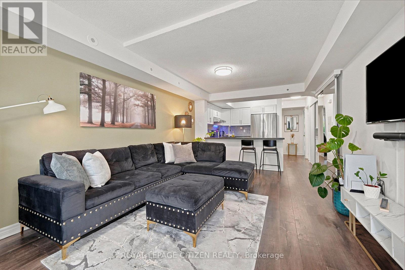 #2048 75 GEORGE APPLETON WAY - 6