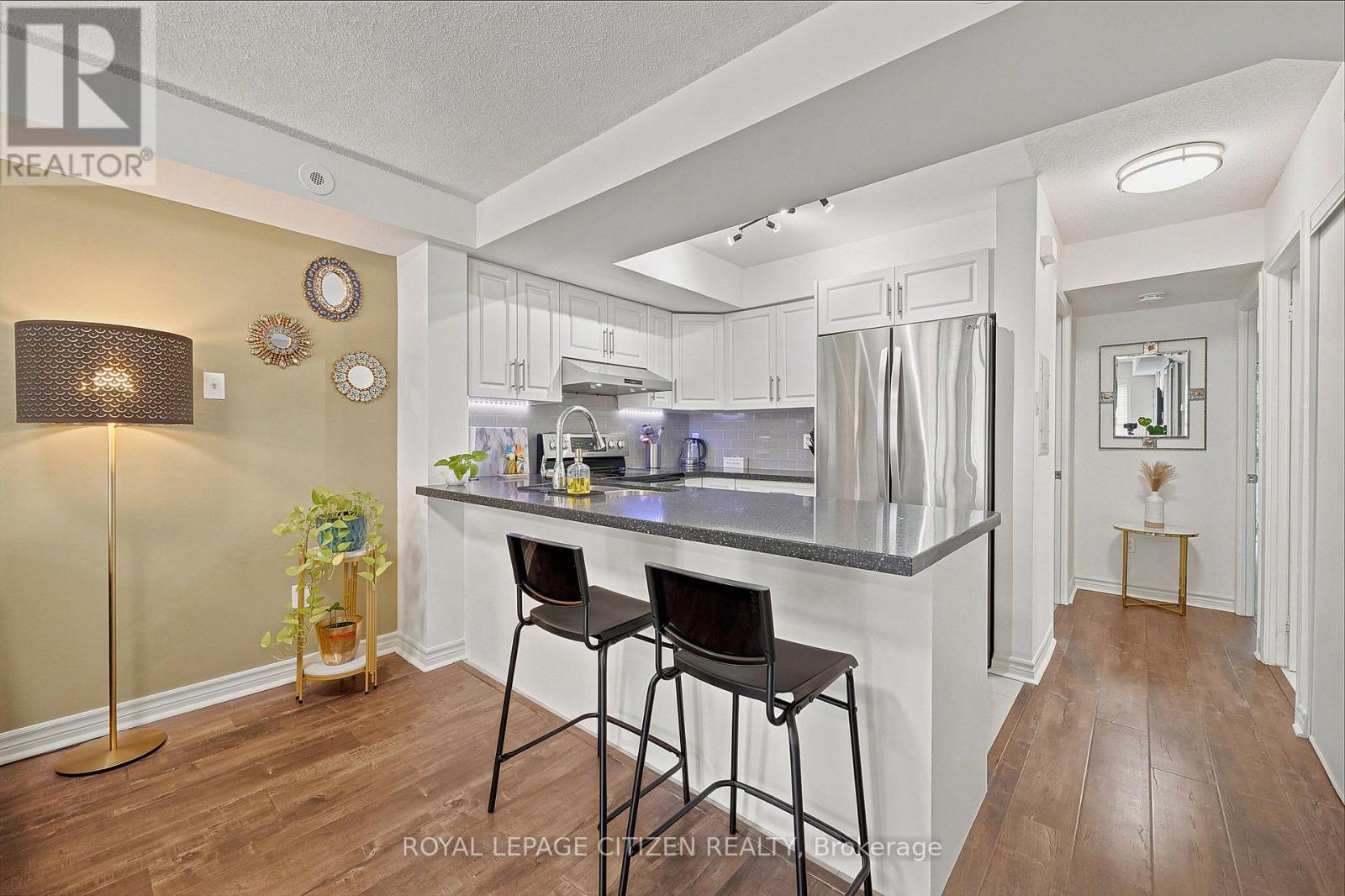 #2048 75 GEORGE APPLETON WAY - 8