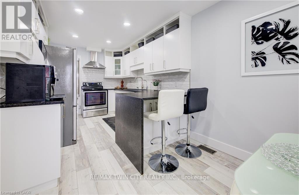 #18 10 ISHERWOOD AVENUE - 16