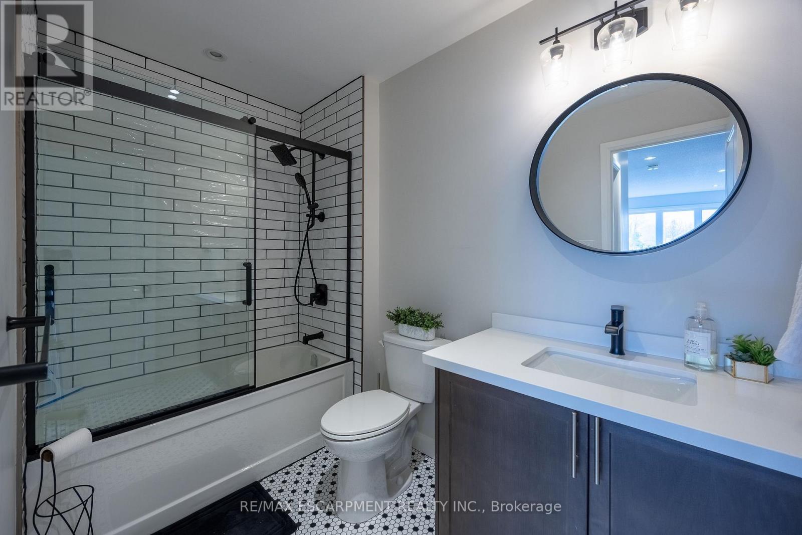 #7 5 OLD HAMILTON ROAD - 22