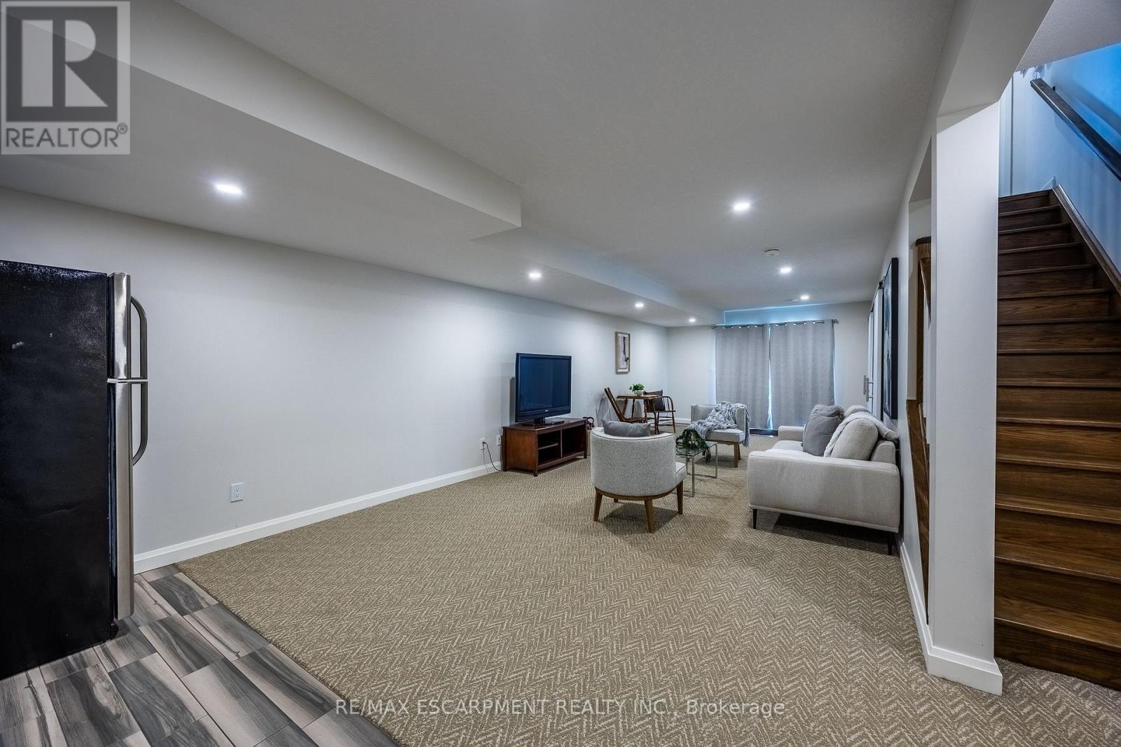 #7 5 OLD HAMILTON ROAD - 24