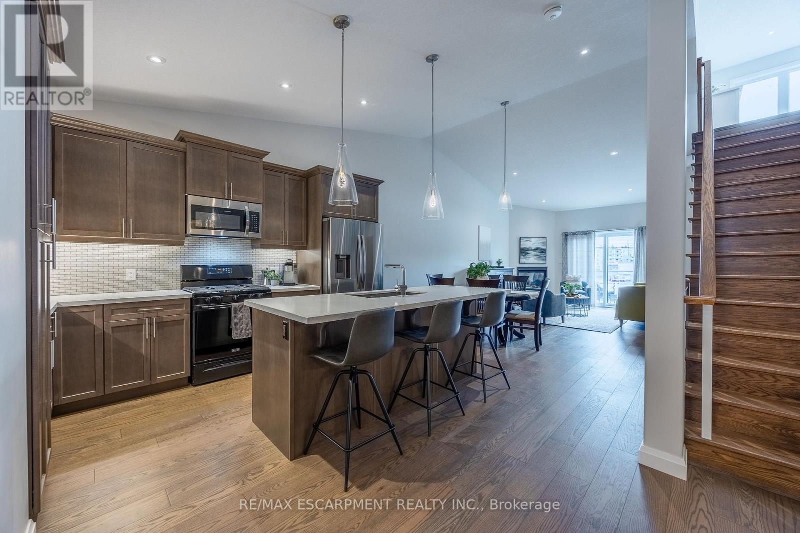 #7 5 OLD HAMILTON ROAD - 7