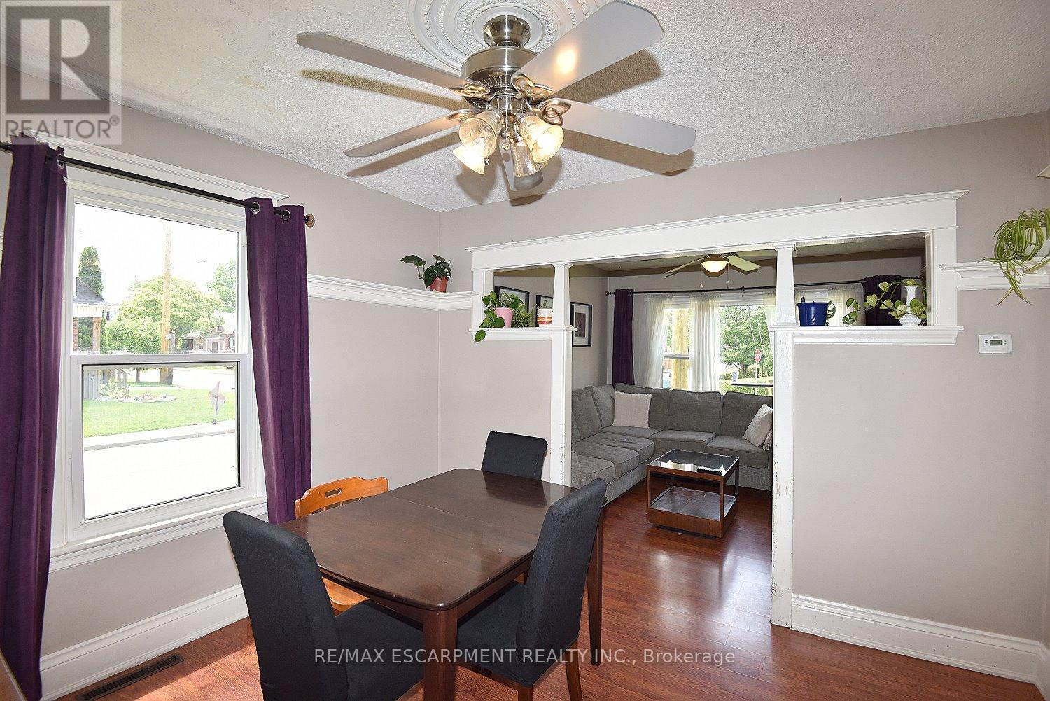 56 BARONS AVENUE N - 10