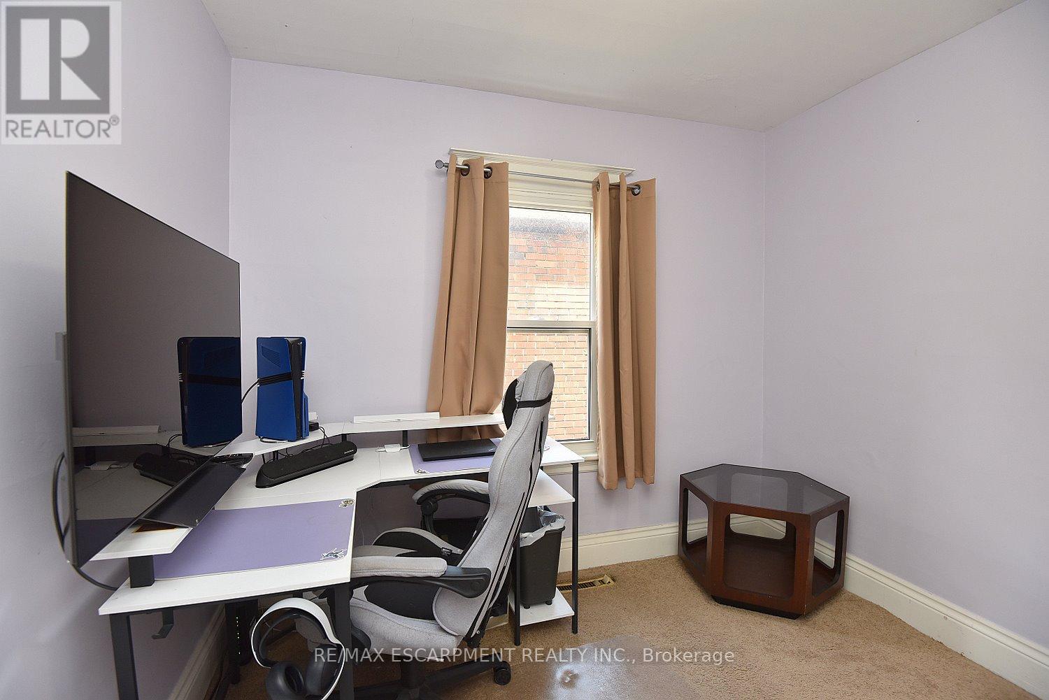 56 BARONS AVENUE N - 24