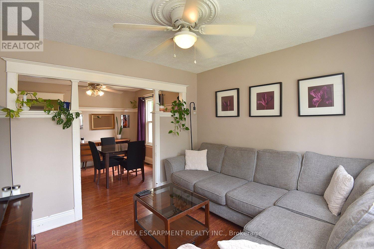 56 BARONS AVENUE N - 5
