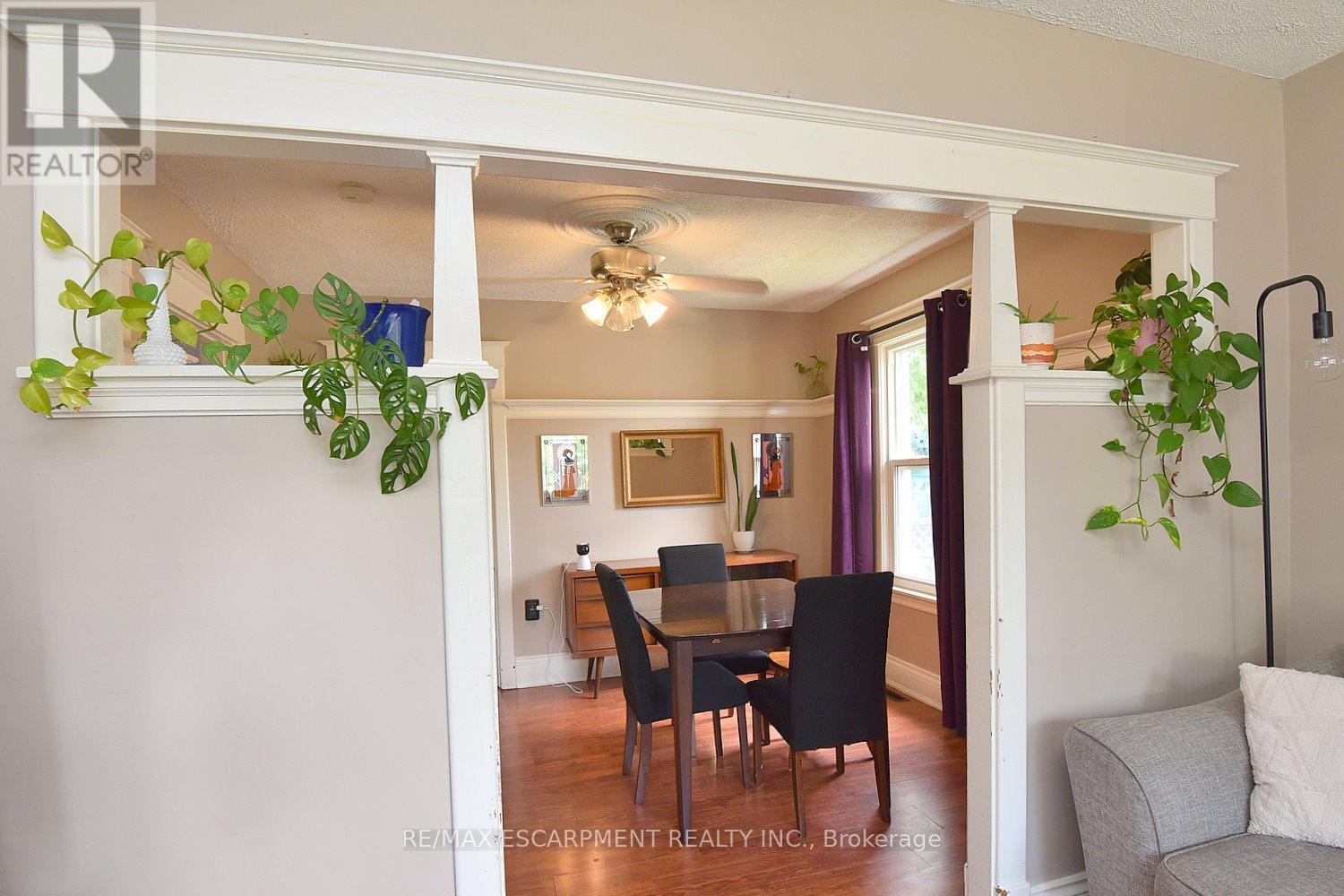 56 BARONS AVENUE N - 8