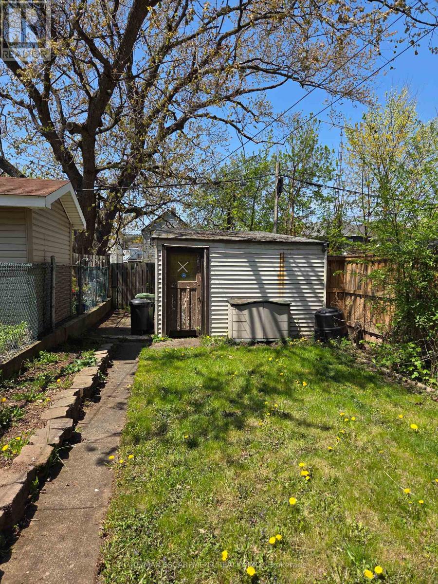 125 CAVELL AVENUE - 25