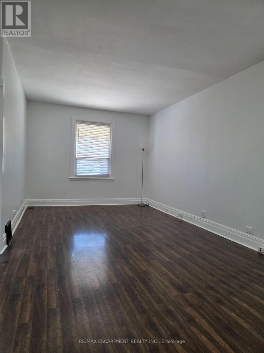 125 CAVELL AVENUE - 4