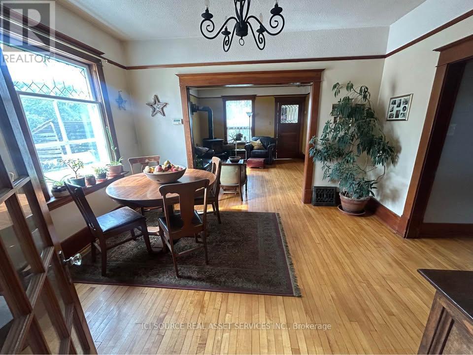 63 QUEEN STREET - 10