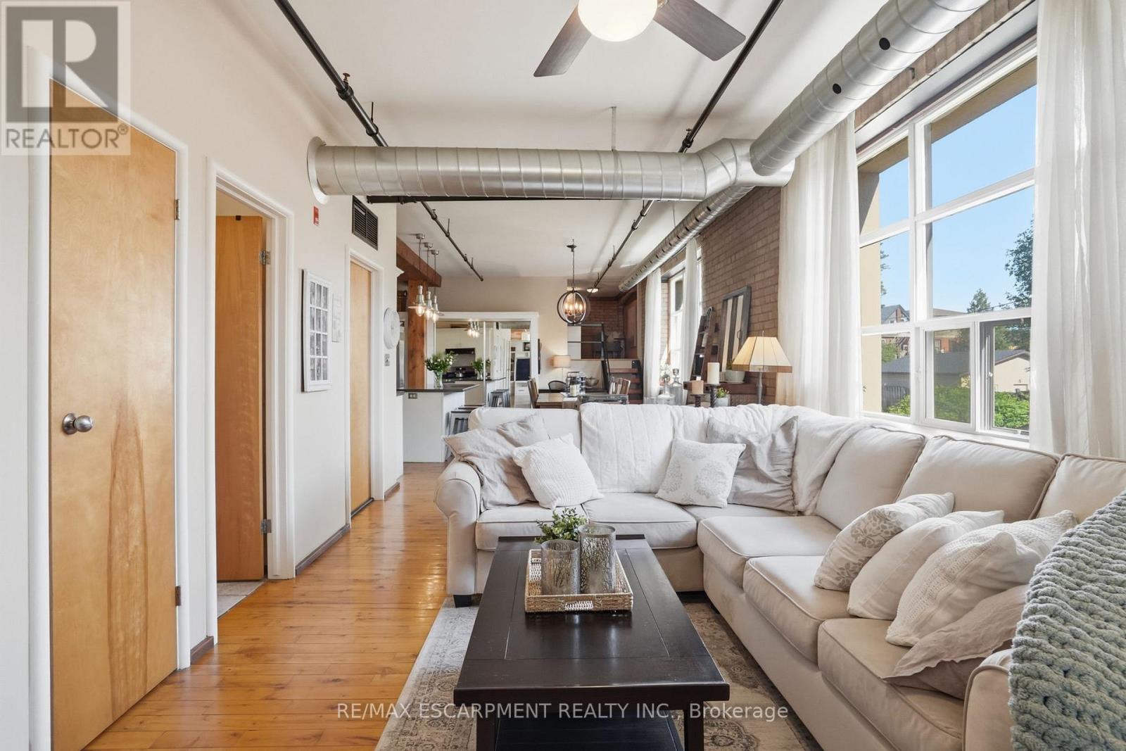 #21 36 MARGARET STREET - Image 23
